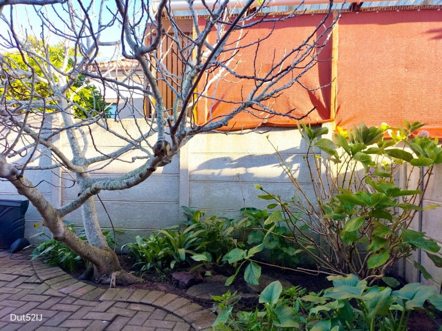 4 Bedroom Property for Sale in Fraaiuitsig Western Cape